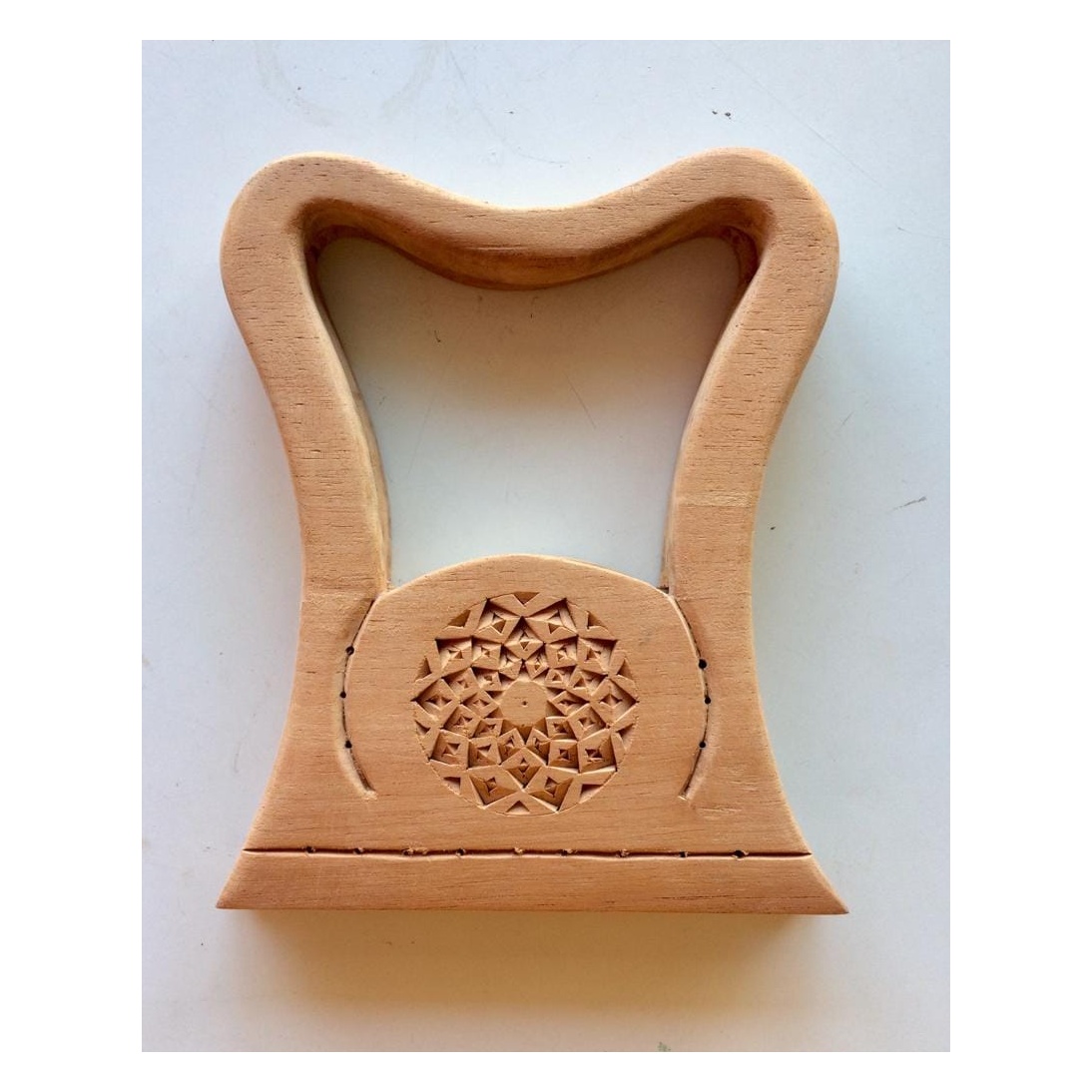 Queen wooden UMA. handle
